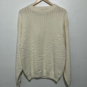 white 3d knit Sweater size XL